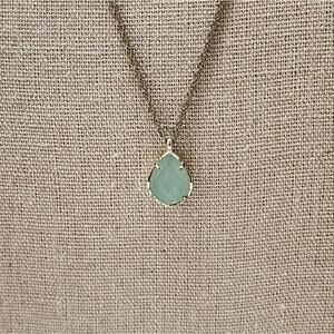 Kendra‎ Scott "Signature" Kiri Gold plated Chalcedony Glass Pendant Necklace